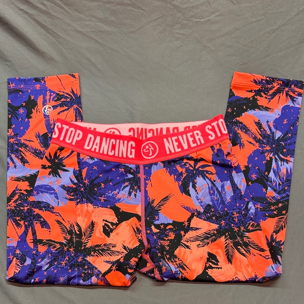 Zumba Fitness Bold Dopamine‎ Palm Tree Capri Leggings - Never Stop Dancing